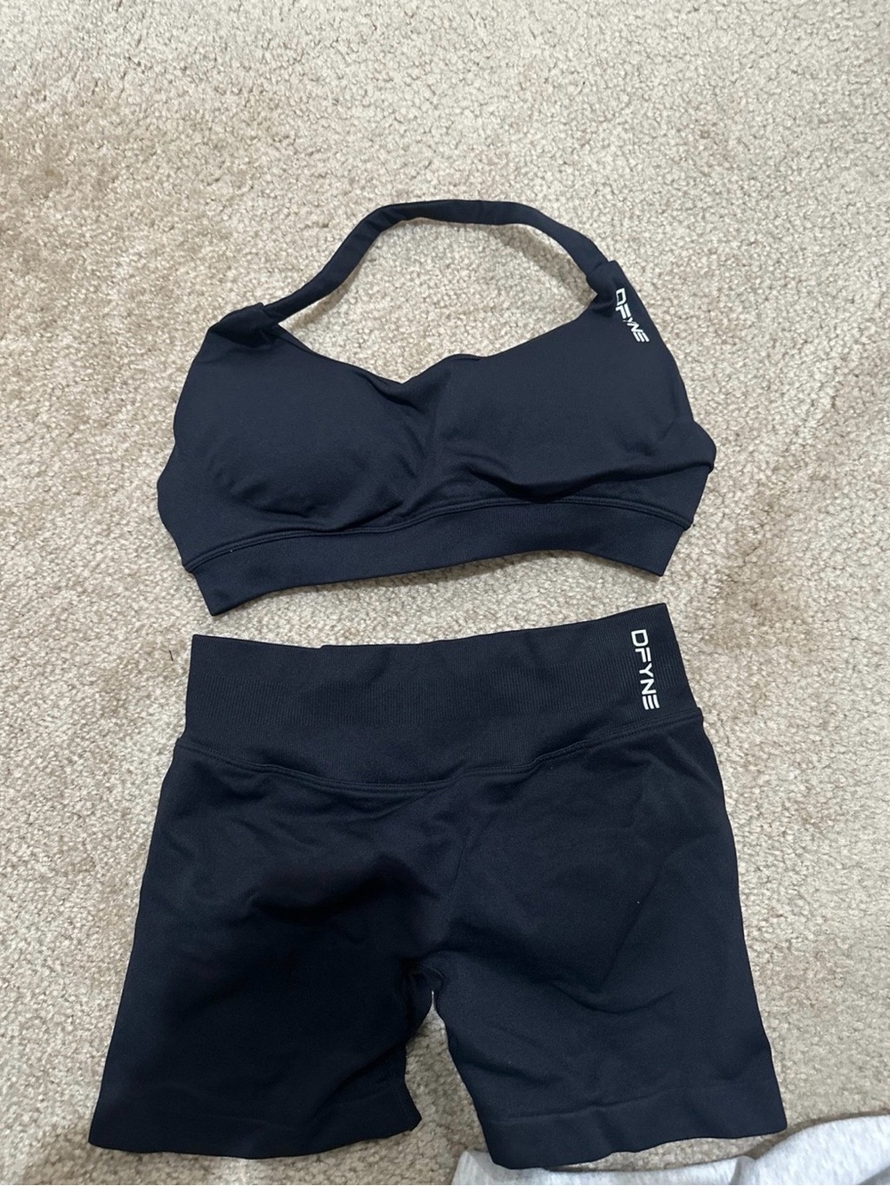 DFYNE Black Workout Set